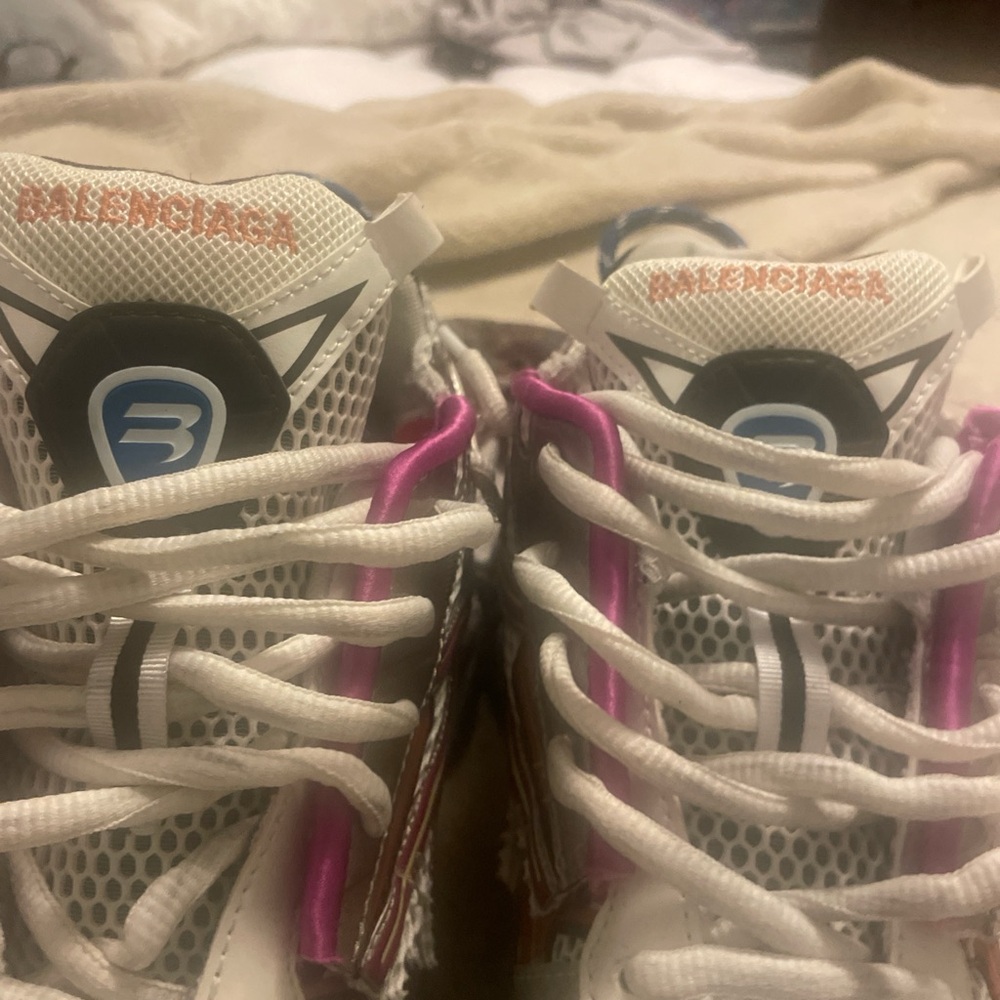 Balenciaga Kids' White and Red Sneakers - Picture 5 of 11